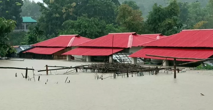 বন্যায় ৪ জেলায় ৮ জনের মৃ’ত্যু