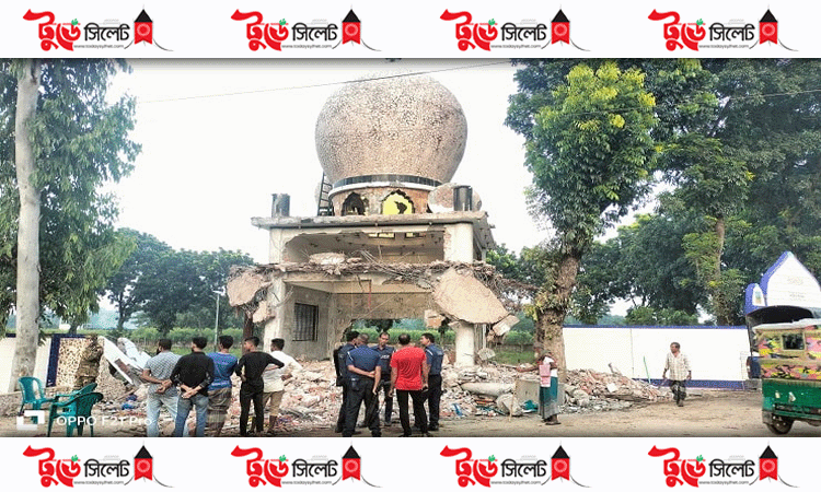 ধামরাইয়ে গুঁড়িয়ে দেওয়া হলো ‘বুচাই চাঁন পাগলা’র মাজার