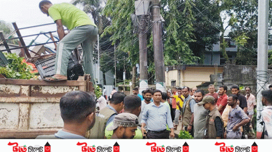 নগরীতে সিসিকের অভিযান; মালামাল জব্দ