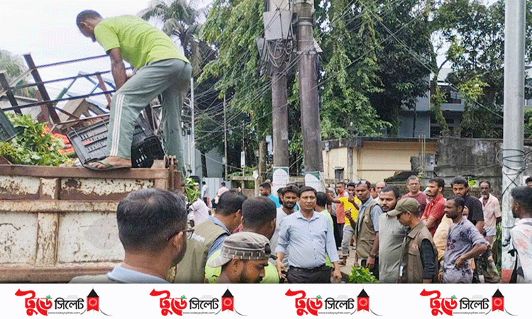 নগরীতে সিসিকের অভিযান; মালামাল জব্দ