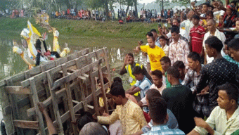 বড়লেখায় প্রতিমা বিসর্জনে মধ্য দিয়ে শেষ হলো দুর্গোৎসব