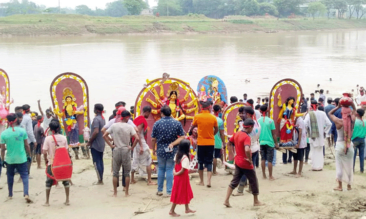 প্রতিমা বিসর্জনের মধ্য দিয়ে কানাইঘাটে দুর্গাপূজা সম্পন্ন