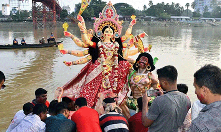 মর্ত্যলোক ছেড়ে কৈলাসে ফিরলেন দেবী