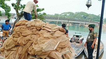 টাঙ্গুয়ার হাওরে অভিযান, নৌকাসহ ১৬ জন আটক