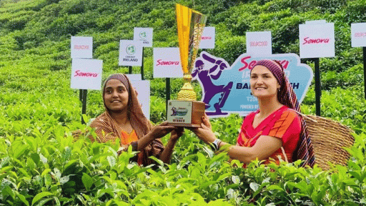 বাংলাদেশ বনাম আয়ারল্যান্ড নারী দলের ট্রফি উন্মোচন জ্যোতি-গ্যাবি’র